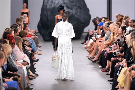 michael kors set as ad ksat 12|Bold looks among boulders at Michael Kors' New York Fashion.